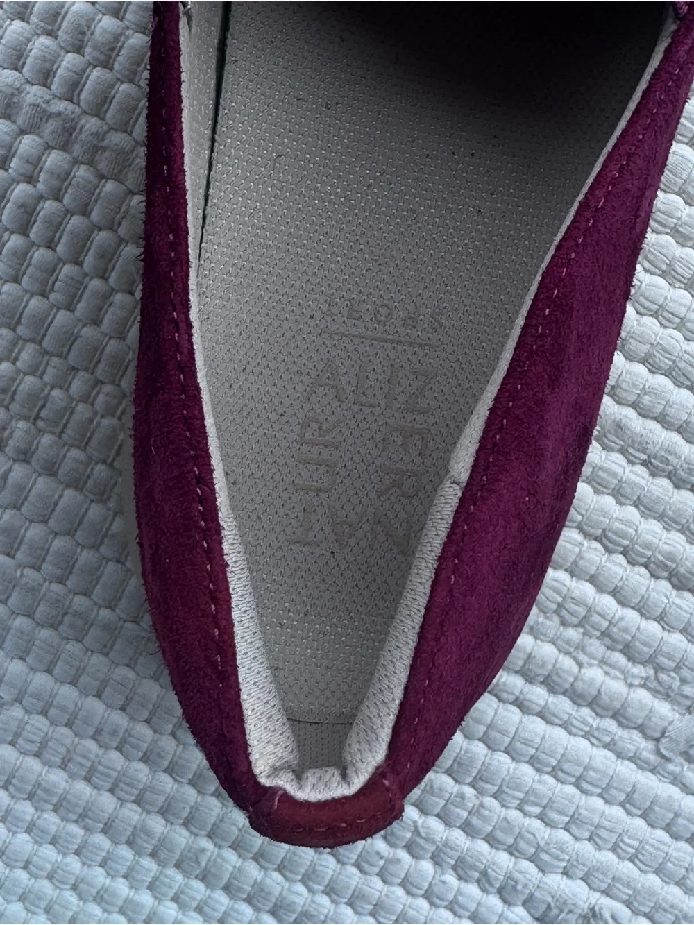 Retail: $110 Naturalizer Daphne Burgundy Suede Chain Platform Sneaker 9M NEW